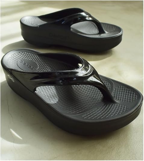 ウーフォス　ウーメガ　ウーララ1410 リカバリーサンダル Amazon.co.jp: Ofus Omegae 1410 Women's Recovery Sandals, 01.black